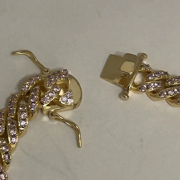 Amy Shehab Cuban Link Necklace - Picture 6 of 6